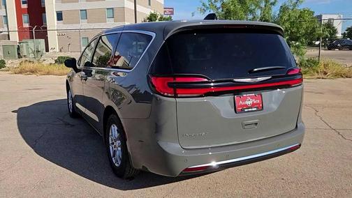 2025 Chrysler Pacifica L