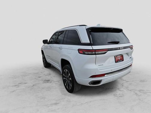 2022 Jeep Grand Cherokee Overland
