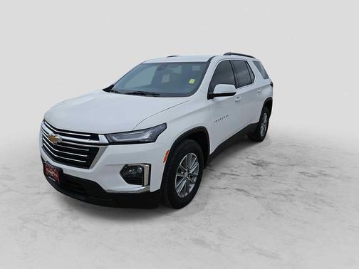 Summit White 2022 Chevrolet Traverse LT Cloth