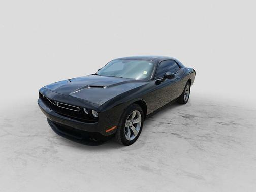Pitch Black Clearcoat 2015 Dodge Challenger SXT