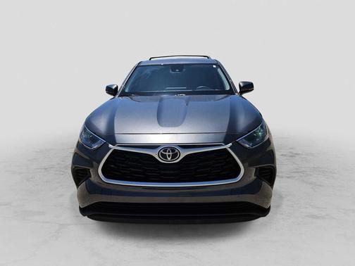 Magnetic Gray Metallic 2023 Toyota Highlander L