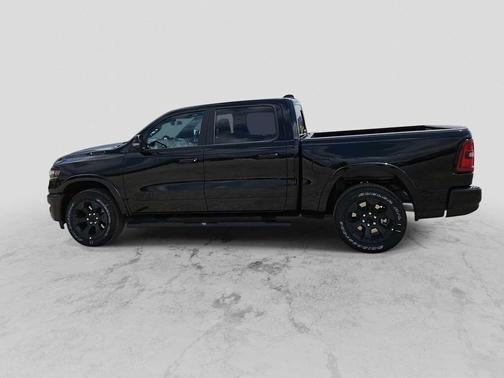 Diamond Black Crystal Pearlcoat 2026 RAM 1500 Lone Star