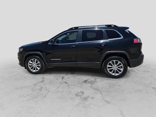 Diamond Black Crystal Pearlcoat 2022 Jeep Cherokee Latitude Lux