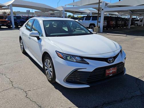 2022 Toyota Camry LE