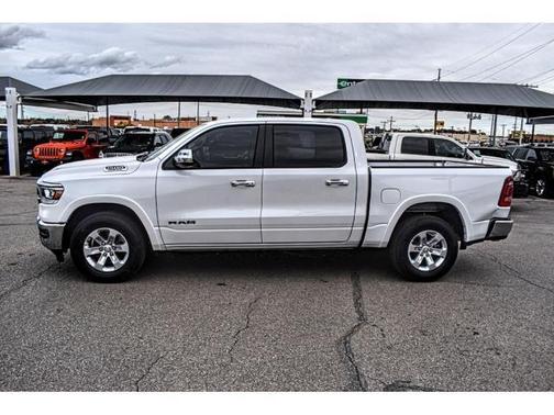 Ivory White Tri-Coat Pearlcoat 2019 RAM 1500 Laramie