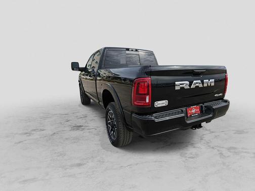 Diamond Black Crystal Pearlcoat 2026 RAM 2500 Longhorn