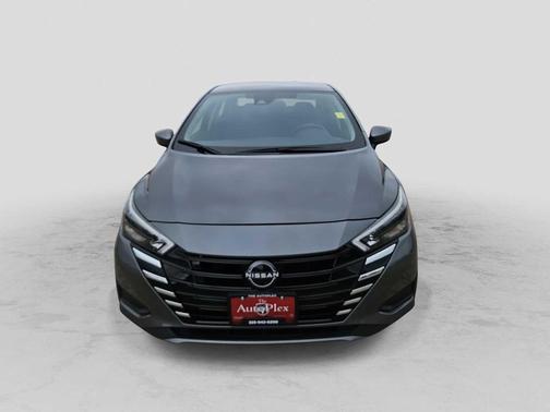 Gun Metallic 2025 Nissan Versa 1.6 SV