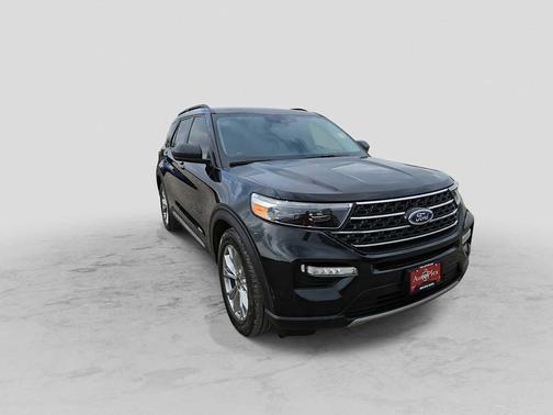 AGATE BLACK METALLIC 2022 Ford Explorer XLT