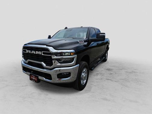 Diamond Black Crystal Pearlcoat 2026 RAM 2500 Tradesman 4x4 Crew Cab 64 Box