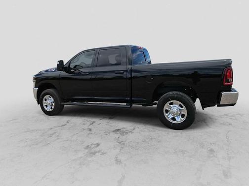 Diamond Black Crystal Pearlcoat 2026 RAM 2500 Tradesman 4x4 Crew Cab 64 Box