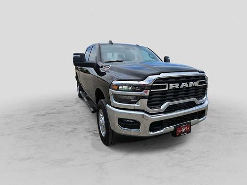 Diamond Black Crystal Pearlcoat 2026 RAM 2500 Tradesman 4x4 Crew Cab 64 Box