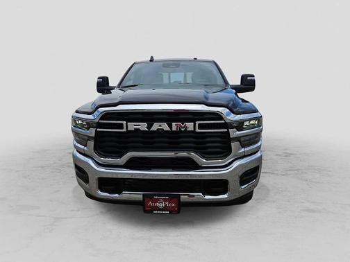 Diamond Black Crystal Pearlcoat 2026 RAM 2500 Tradesman 4x4 Crew Cab 64 Box