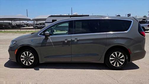 2023 Chrysler Pacifica Hybrid Touring L