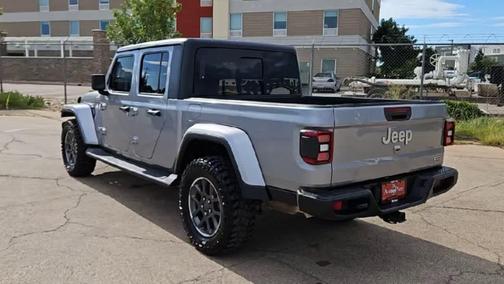Billet Silver Metallic Clearcoat 2020 Jeep Gladiator Overland