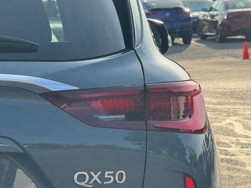 2024 INFINITI QX50 LUXE AWD