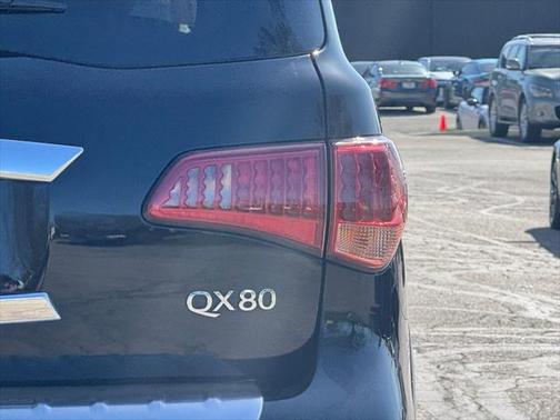 2016 INFINITI QX80 Base