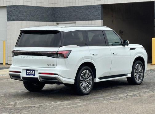 2025 INFINITI QX80 SENSORY AWD