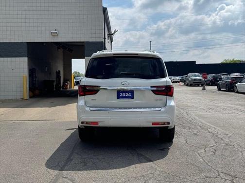 2024 INFINITI QX80 SENSORY AWD