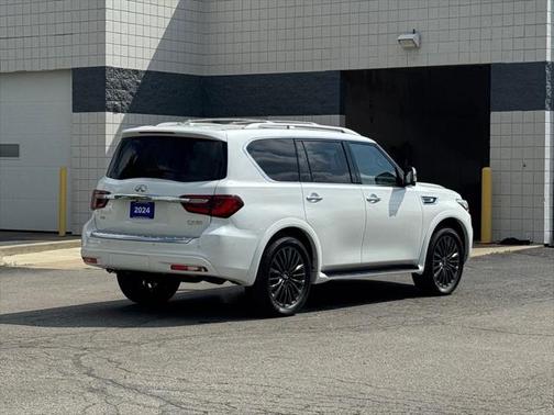 2024 INFINITI QX80 SENSORY AWD