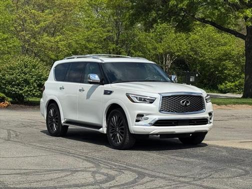2024 INFINITI QX80 SENSORY AWD