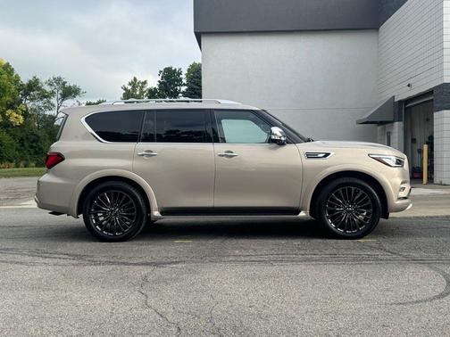 2022 INFINITI QX80 SENSORY AWD