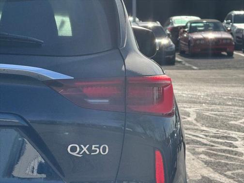 2022 INFINITI QX50 LUXE AWD