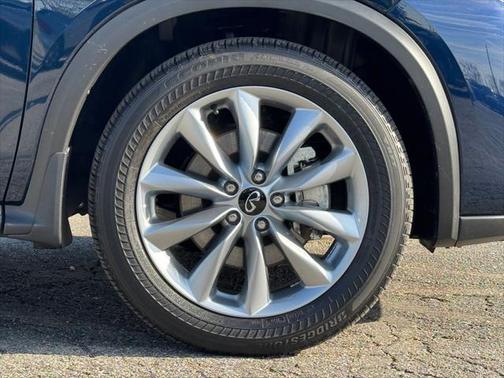 2022 INFINITI QX50 LUXE AWD