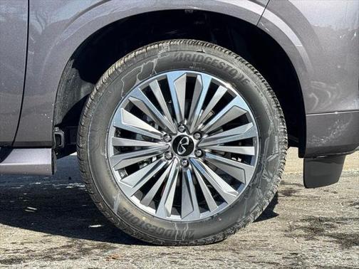 2025 INFINITI QX80 Luxe