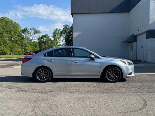 Ice Silver Metallic 2017 Subaru Legacy Limited