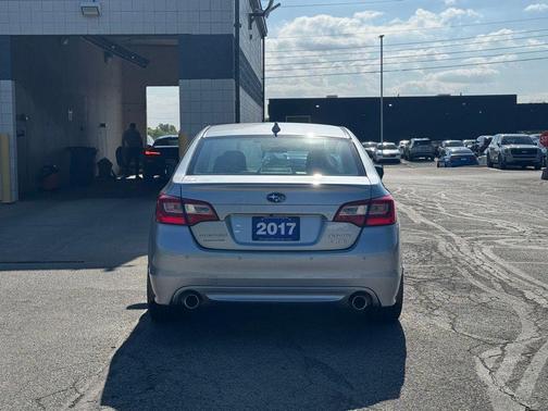 Ice Silver Metallic 2017 Subaru Legacy Limited
