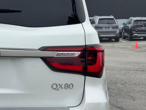 2024 INFINITI QX80 SENSORY AWD