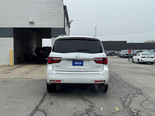 2024 INFINITI QX80 SENSORY AWD