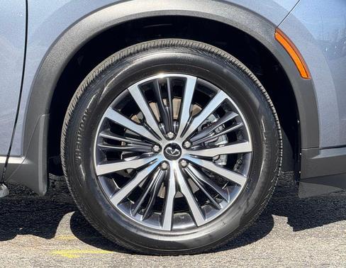 2025 INFINITI QX60 SENSORY