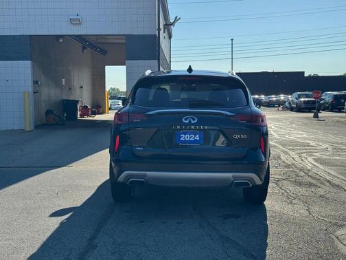 2024 INFINITI QX50 LUXE AWD