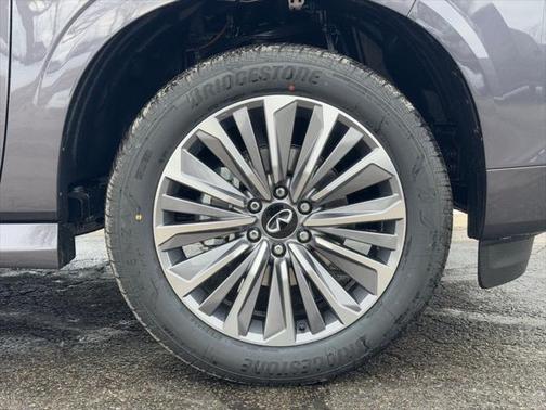 2025 INFINITI QX80 Luxe