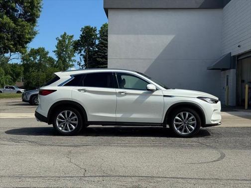 2022 INFINITI QX50 LUXE AWD