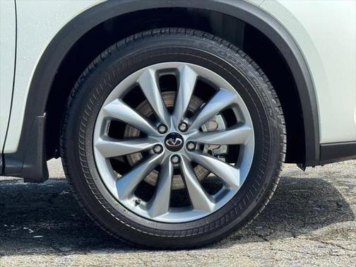 2022 INFINITI QX50 LUXE AWD