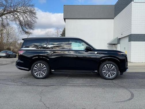 2025 INFINITI QX80 Luxe