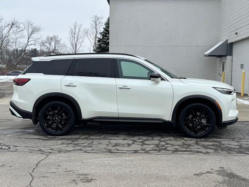 2025 INFINITI QX60 Luxe