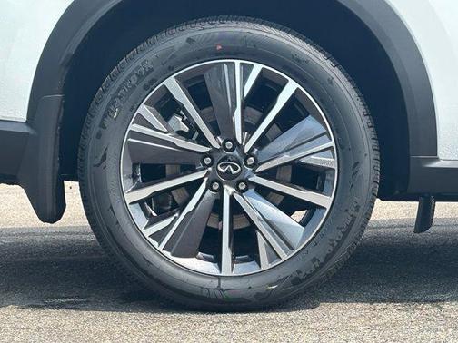 Radiant White 2027 INFINITI QX60 LUXE AWD