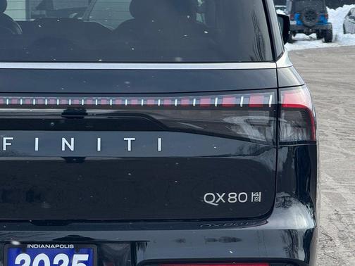 2025 INFINITI QX80 SENSORY AWD
