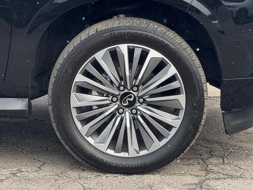 2025 INFINITI QX80 SENSORY AWD