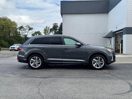 2021 Audi Q7 55 Premium Plus