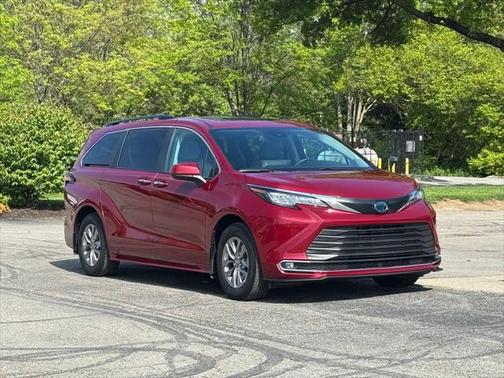 2023 Toyota Sienna XLE 7 Passenger