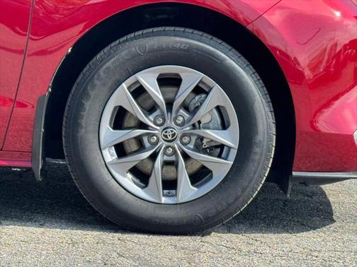 2023 Toyota Sienna XLE 7 Passenger