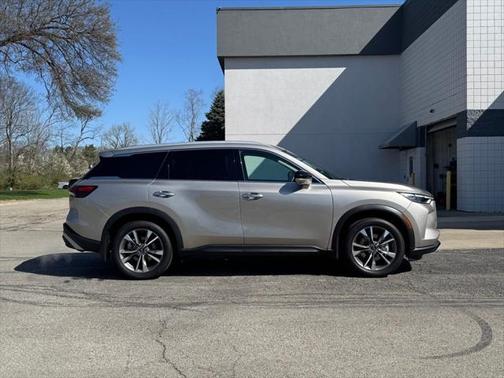 2024 INFINITI QX60 Luxe