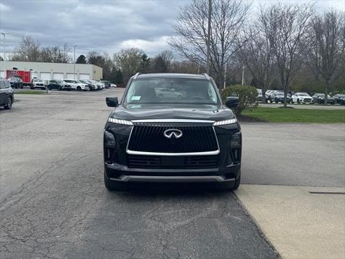 2025 INFINITI QX80 Luxe