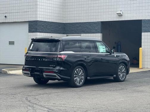 2025 INFINITI QX80 Luxe