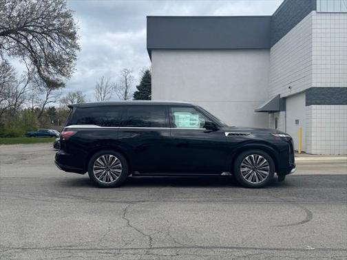 2025 INFINITI QX80 Luxe