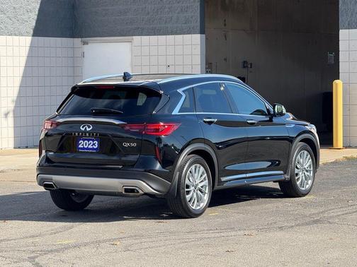 2023 INFINITI QX50 LUXE AWD